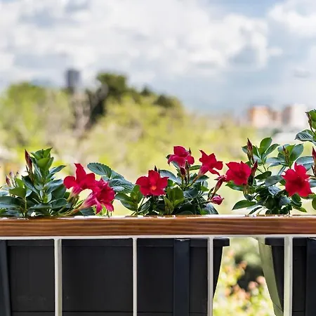 Apartman Exquisite Couples Delight With Free Bikes & Parking