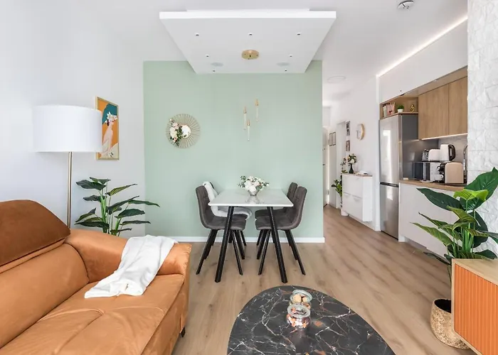 Apartment Exquisite Couples Delight With Free Bikes & Parking