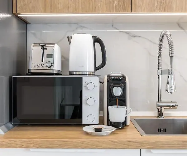 Exquisite Couples Delight With Free Bikes & Parking