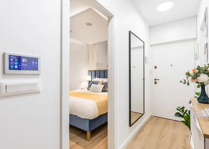 Apartment Exquisite Couples Delight With Free Bikes & Parking Split