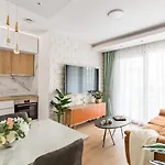 Modern With Balcony, Bikes & Parking - Pinnacle 斯普利特
