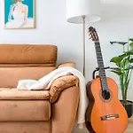 Modern With Balcony, Bikes & Parking - Pinnacle Apartment Split