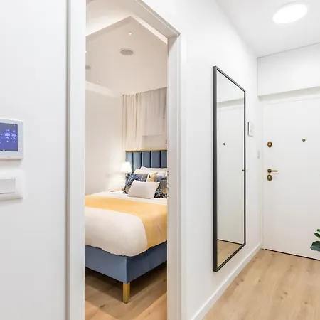Apartment Exquisite Couples Delight With Free Bikes & Parking Split
