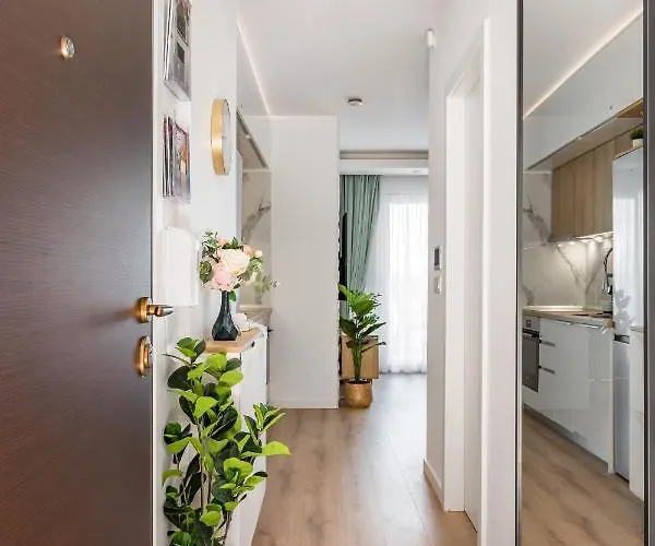 Exquisite Couples Delight With Free Bikes & Parking Lägenhet *