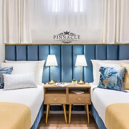 Exquisite Couples Delight With Free Bikes & Parking Apartment *