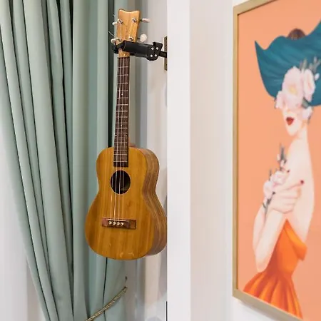 Exquisite Couples Delight With Free Bikes & Parking * Split